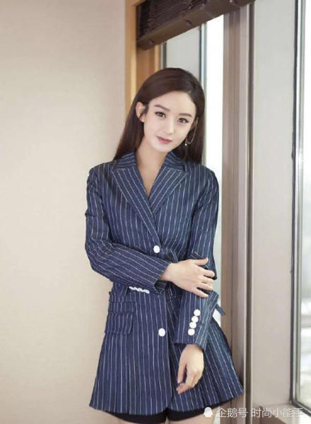 女星穿西装,赵丽颖妩媚,热巴帅气,网友:晨哥快管