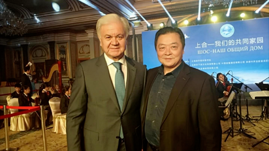 季汉生用宜兴紫砂创大作为促进文化艺术发展谱写新华章