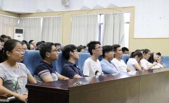 大学里坑最深的四大专业 一旦报考 想后悔也