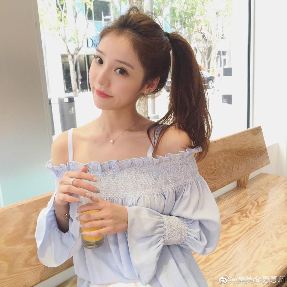 网红美女夏夏晒美照 时髦百变纯美不输baby 网红美女夏夏晒美照 时髦百变纯美不输baby