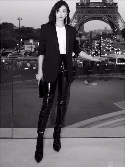 宋茜最新照片秀逆天美腿 网友:大长腿白到发光