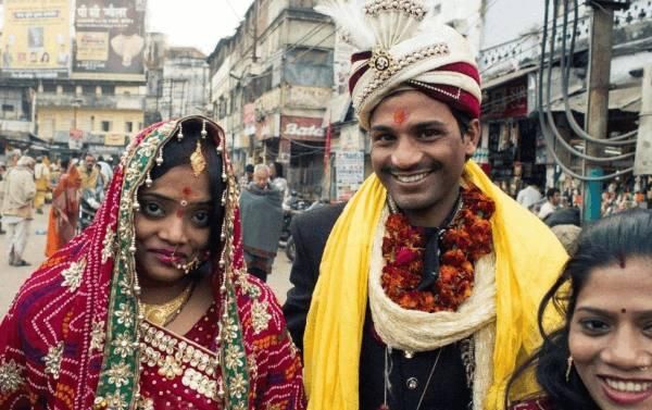 美国人:中国的平均工资和印度差不多!看看印度