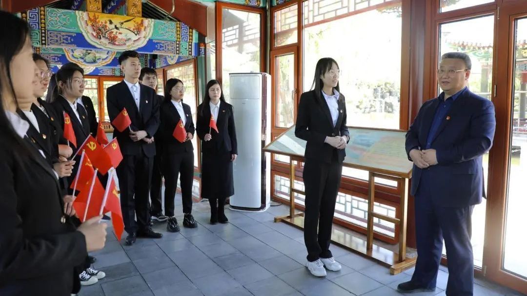 党委书记上党课 嘱托青年学子接续奋斗 党委书记上党课 嘱托青年学子接续奋斗