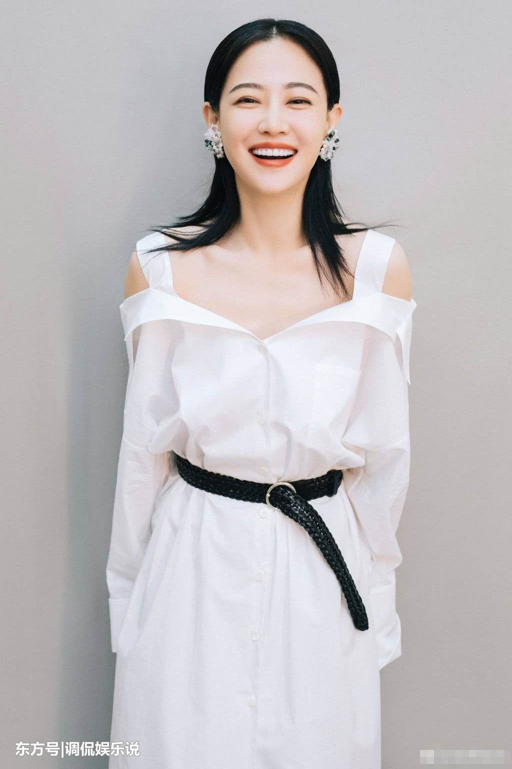 《我不是药神》女主谭卓写真曝光,颜值身材事