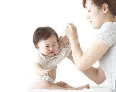 宝宝发烧,不打针不吃药的快速退烧方法,宝妈记