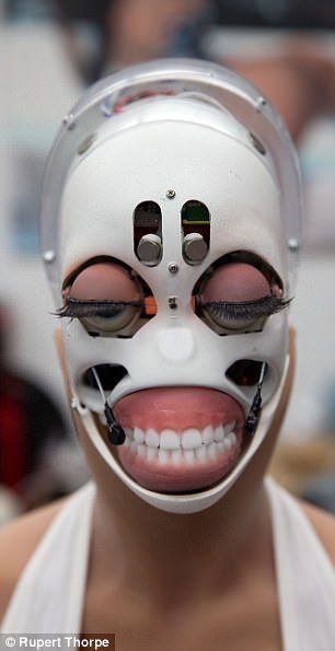 和机器人滚床单,到底是什么感觉?