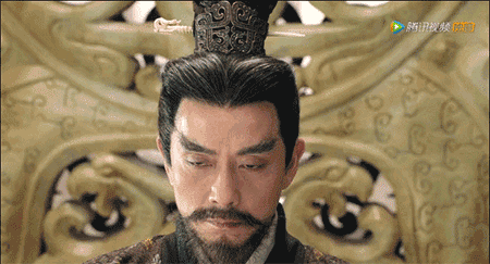 却又是收着演的,十分克制,光这一点,就比《军师联盟》两个人脸谱化的