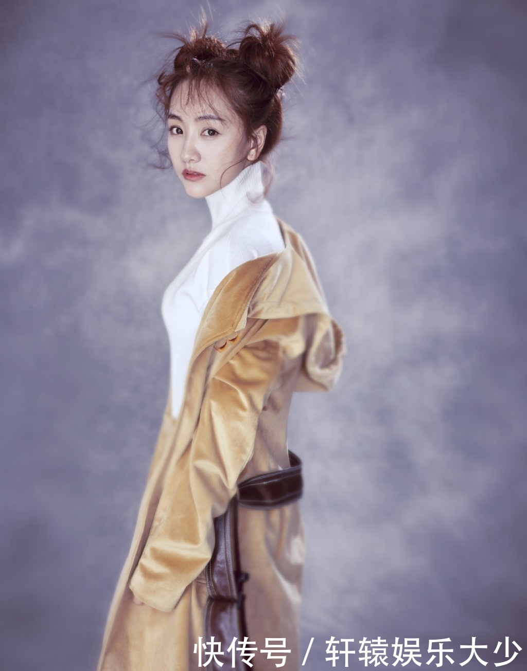 剪了短发的杨蓉就像是变了一个人,网友:不火呢