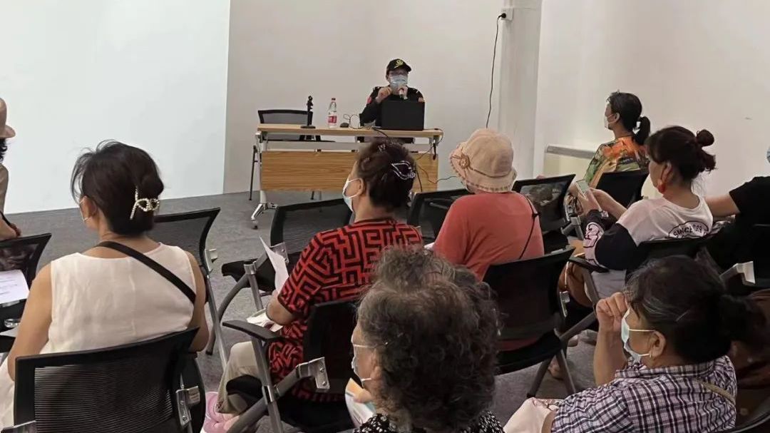 “筑梦东城”东城区应急服务社区行首场宣教活动在朝阳门街道举行 “筑梦东城”东城区应急服务社区行首场宣教活动在朝阳门街道举行