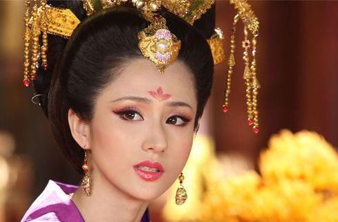 皇帝动不动就夸儿子有才,机灵大臣一句巧言噎