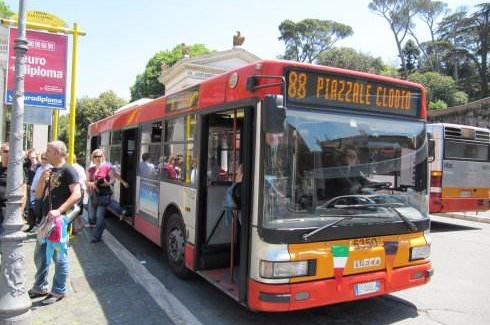 罗马公交ATAC公司负债高达13亿欧元 市长拒