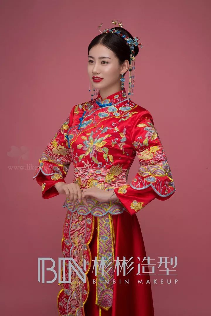 景甜在礼服里面穿秋裤?冬季新娘该怎样才能又