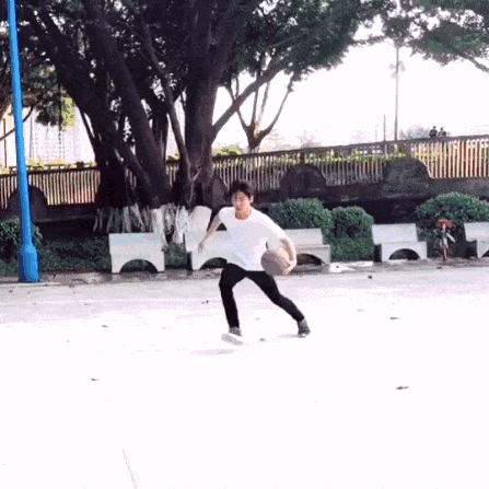 别人拍抖音赚了上百万,而你只能在床上笑出猪