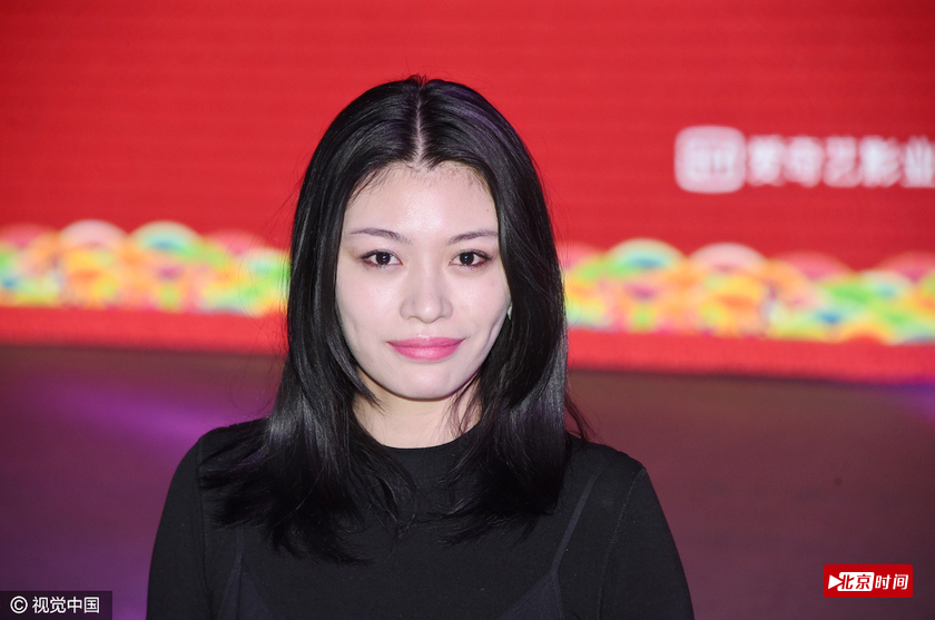 据了解，与汪峰分手后，葛荟婕在两年内仍是单身，“我可能很长一段时间里都不会再恋爱了”。汪峰的感情现状她也不关心。不过昨日葛荟婕聊起这段当年情和孩子时，并不隐瞒：“现在我每次喝了酒，都会哭。”而对汪峰到底是什么感情，葛荟婕的回答模糊：“我自己也不知道。”