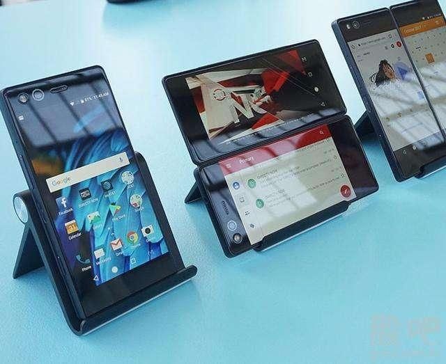 中兴抢先发布全球首款折屏手机,它将直击华为