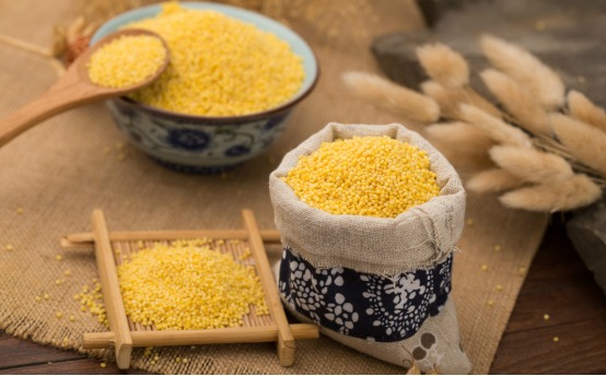 提个醒:吃小米也有讲究,不能搭配此物食用,你还