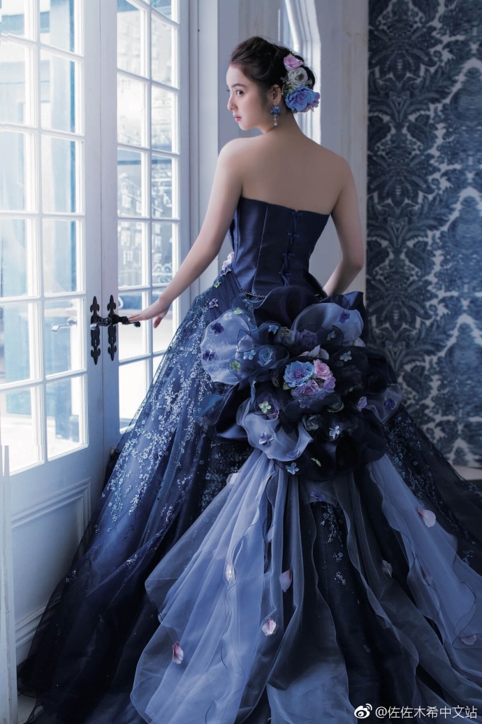 佐佐木希婚纱写真曝光 日本最美女神优雅迷人