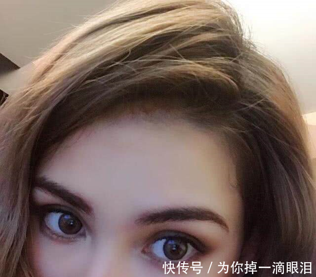 昆凌拍照排场大,七位工作人员伺候,网友不愧是