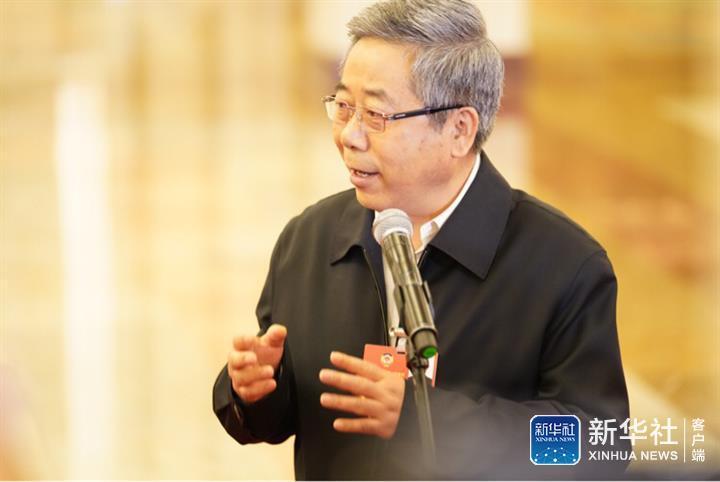 全国政协委员在“部长通道”接受采访 全国政协委员在“部长通道”接受采访