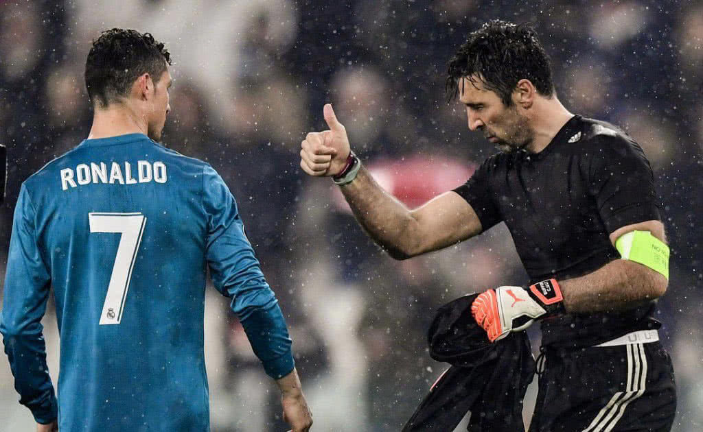 C罗连续10场进球仍仰望梅西?21连杀轰33球难