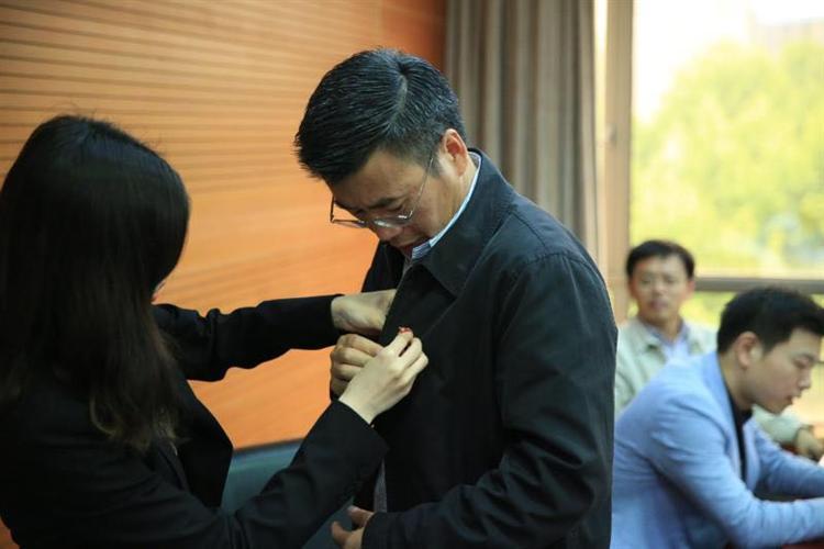 [上海]市交通委秘书长高奕奕与交通港航青年座谈