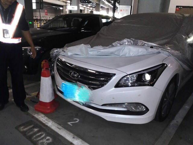 武汉宜家免费停车场引来蹭车位一族,有人停1个