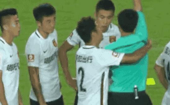 张呈栋一句马宁和上港总经理吃饭吃罚单,足协