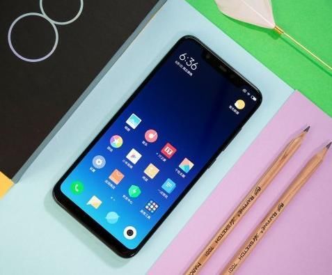 3000元以内价位高端旗舰机,小米8对比荣耀10