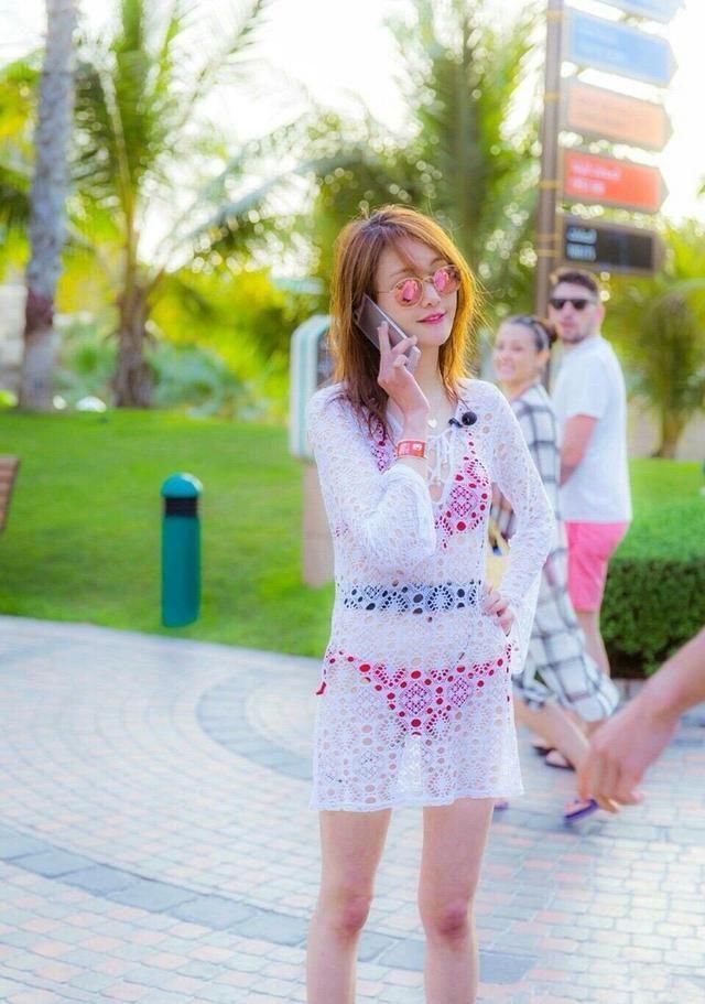 郑爽夏季比基尼随拍颜值爆表