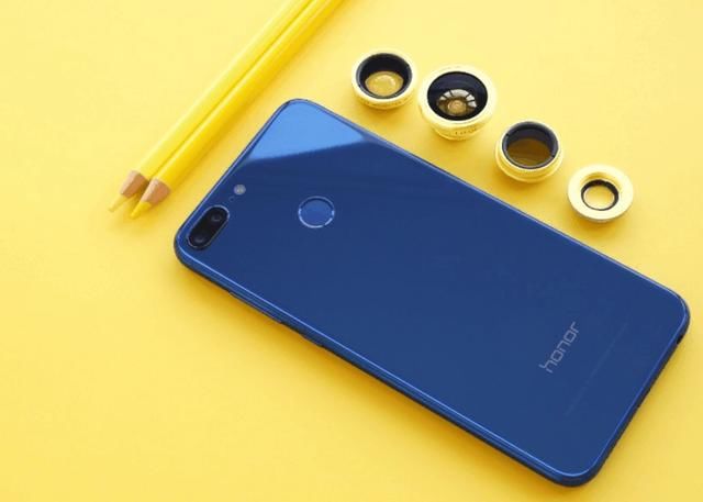 荣耀v10和华为p10相比哪个更值得拥有?不仅仅