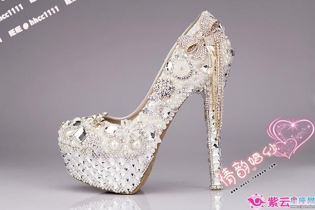 十二星座代表高跟钻石鞋 喜欢你的那双吗?