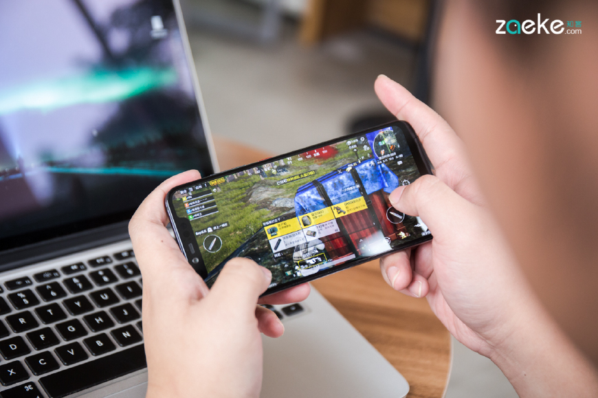 小米8 屏幕指纹版评测:旗舰的小升级