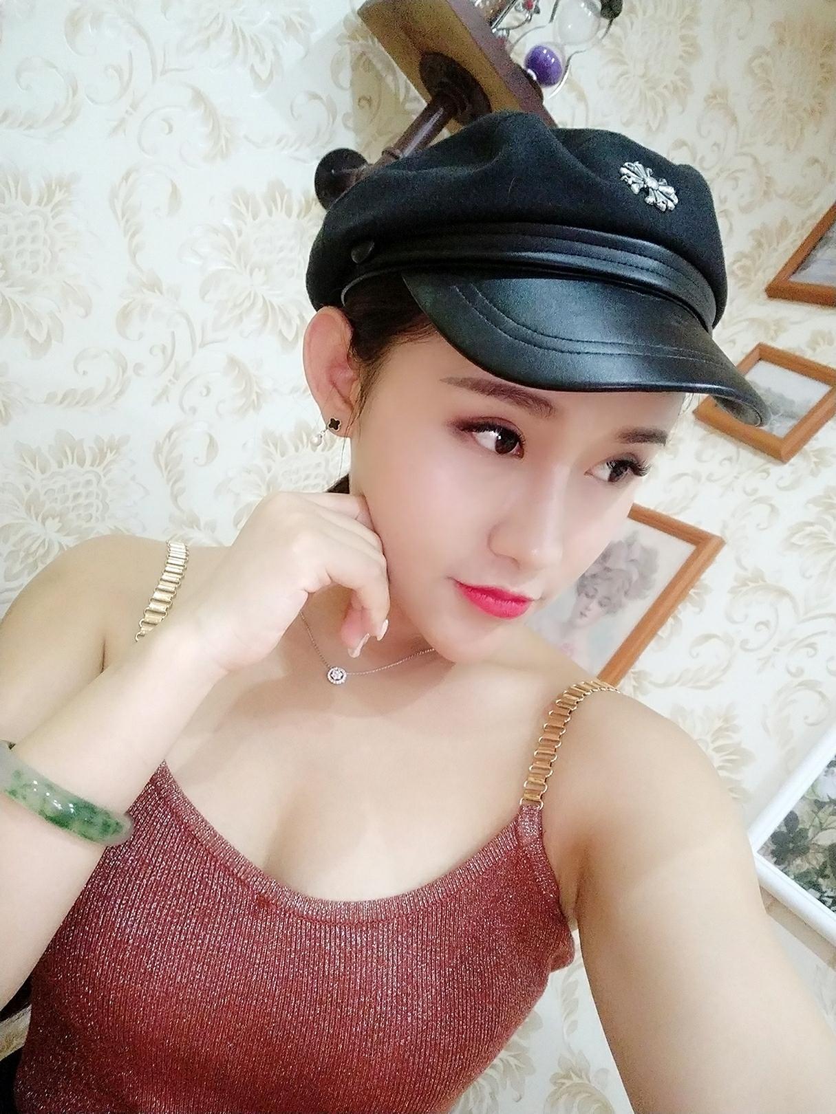 美女主播：心念所至 来者随缘