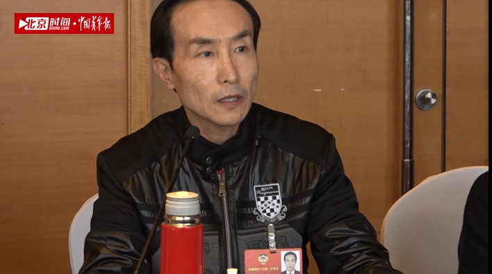 文艺界别委员热议政府工作报告 巩汉林:接地气暖人心 文艺界别委员热议政府工作报告 巩汉林:接地气暖人心