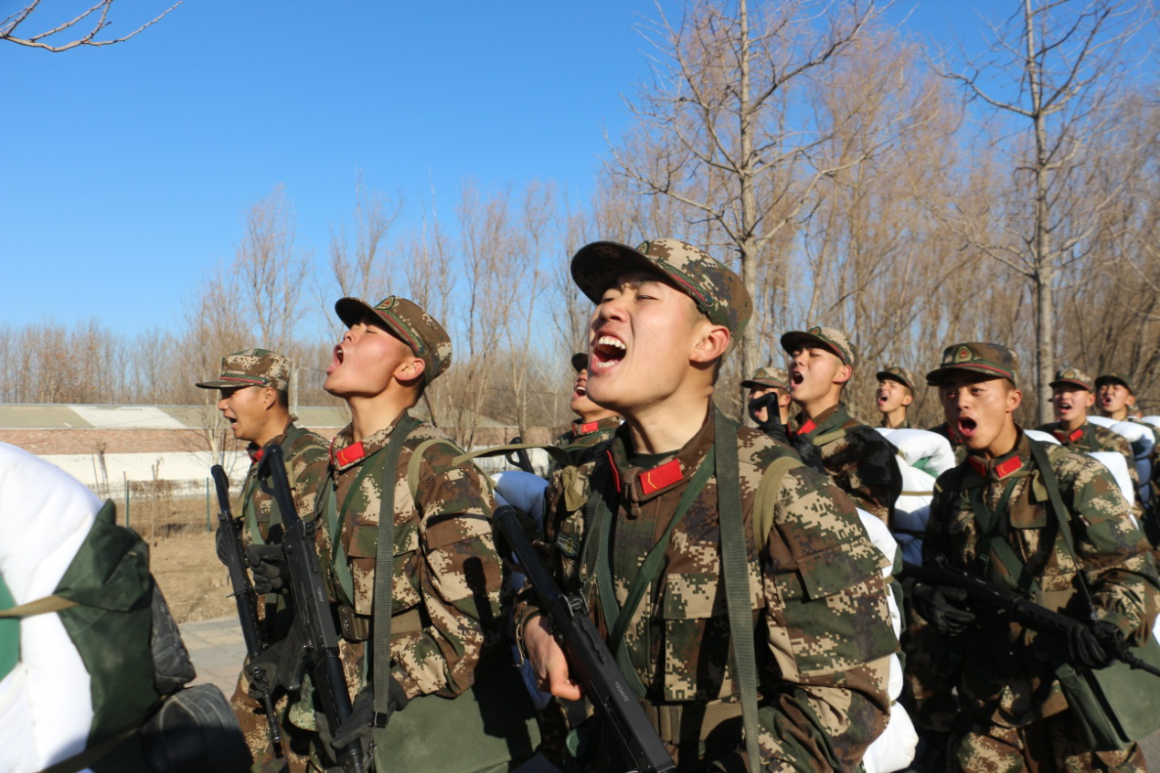 秣马厉兵 淬火成钢 直击武警北京总队新兵团七大队新兵野营拉练