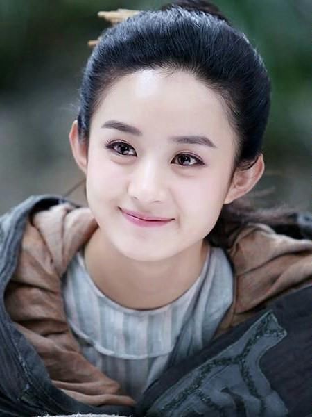 赵丽颖和张娜拉同样是娃娃脸,可没有对比就没