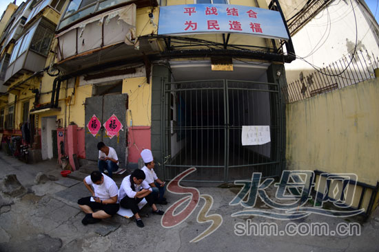 烟台地下防空洞能存水果藏美酒纳凉 酒窖内将来建4d影院