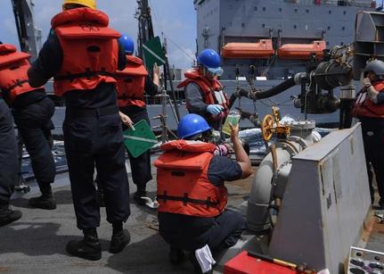 南海局势2018最新消息 美军舰赖在南海不走