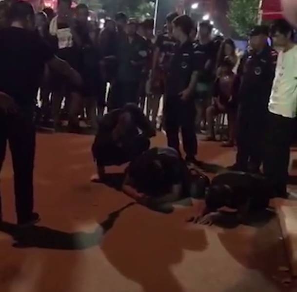 被误认为传销人员 3名学生遭保安暴打 被误认为传销人员 3名学生遭保安暴打