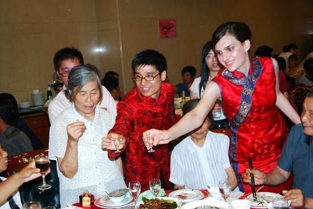 美国论坛:数百万白人移民中国,中国人会同意吗?网友:欢迎女性