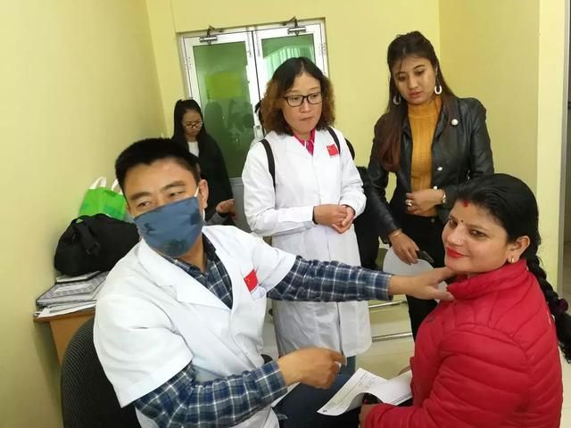 援尼医疗队赴Suvekchya国际医院开展义诊和学