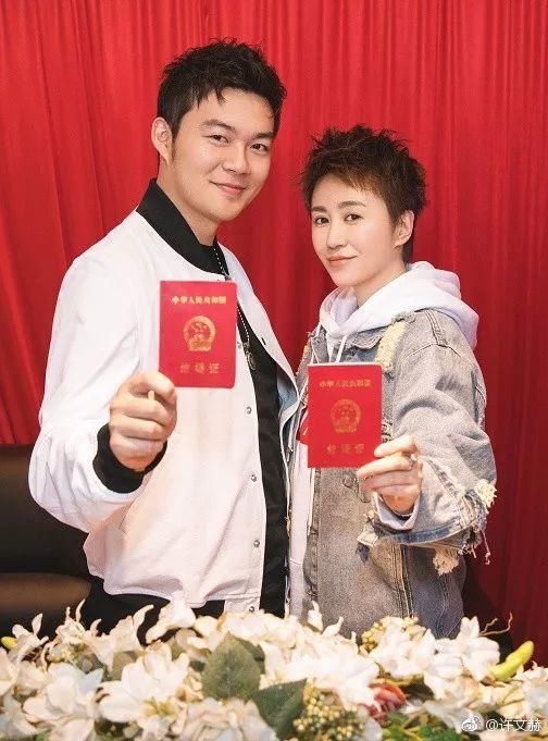 马丽与小11岁男友结婚,如今女人都爱小奶狗