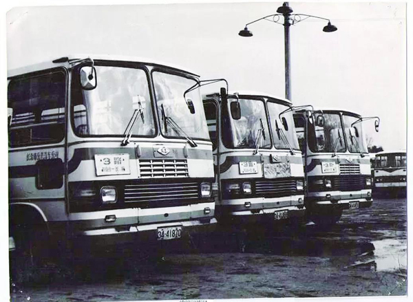 长治市上世纪八十年代公交车掠影