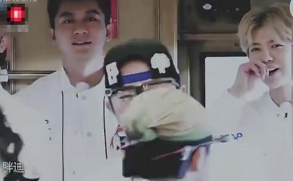 除了胖迪小迪之外, 鹿晗对热巴这个称呼可就有