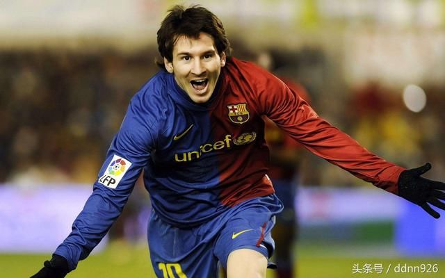 C罗提前锁定2018年金球奖,梅西还有机会吗?