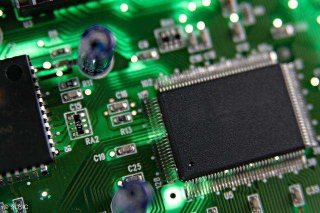 为什么刚买的新电脑, 却不支持安装Win7系统,