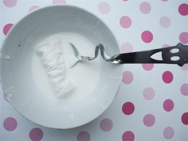 阿姨巧用阿莫西林,每天和它混合擦脸,轻松祛斑