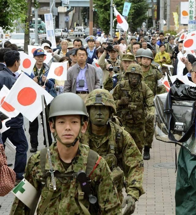 解放军vs日本自卫队图片