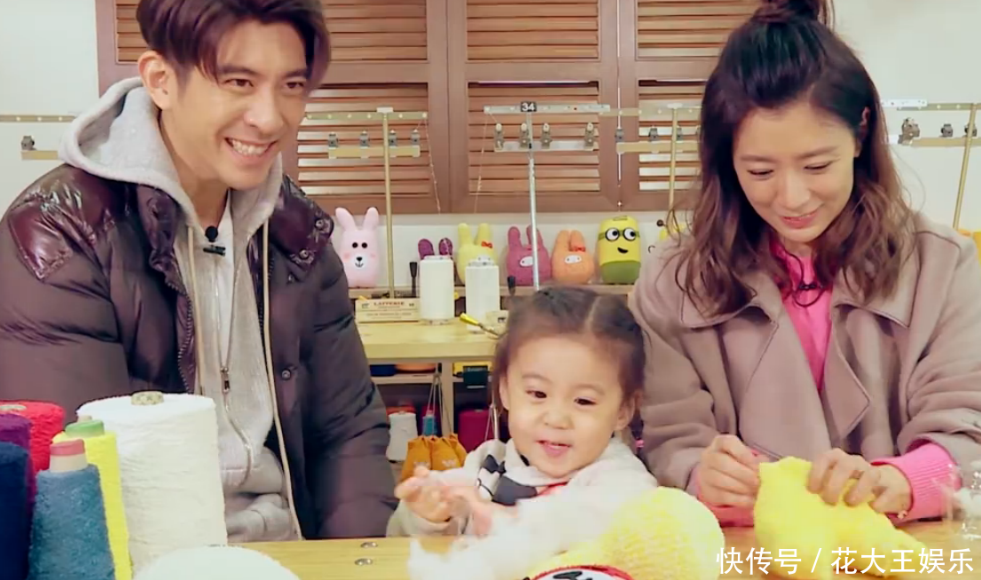 咘咘吃饭需要贾静雯哄,到了幼儿园差距颇大,co