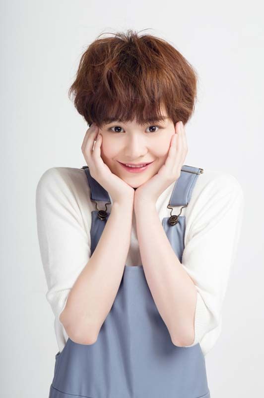 甜美微笑招人爱,盘点那些笑起来撩人的女星唐嫣张怡